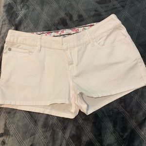 Short shorts, bright white!